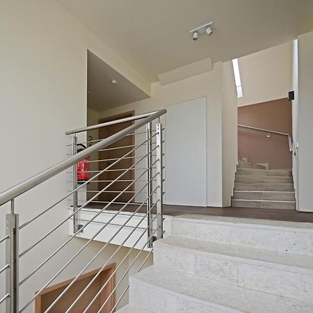Modernes & Gepflegtes Hotelzimmer Mit Kueche! Bernstadt  Dış mekan fotoğraf