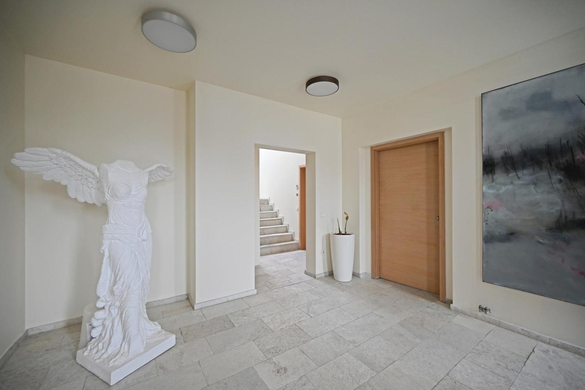 Modernes & Gepflegtes Hotelzimmer Mit Kueche! Bernstadt  Dış mekan fotoğraf