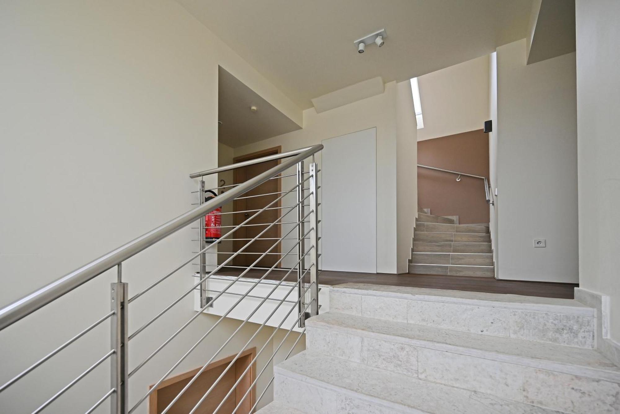 Modernes & Gepflegtes Hotelzimmer Mit Kueche! Bernstadt  Dış mekan fotoğraf