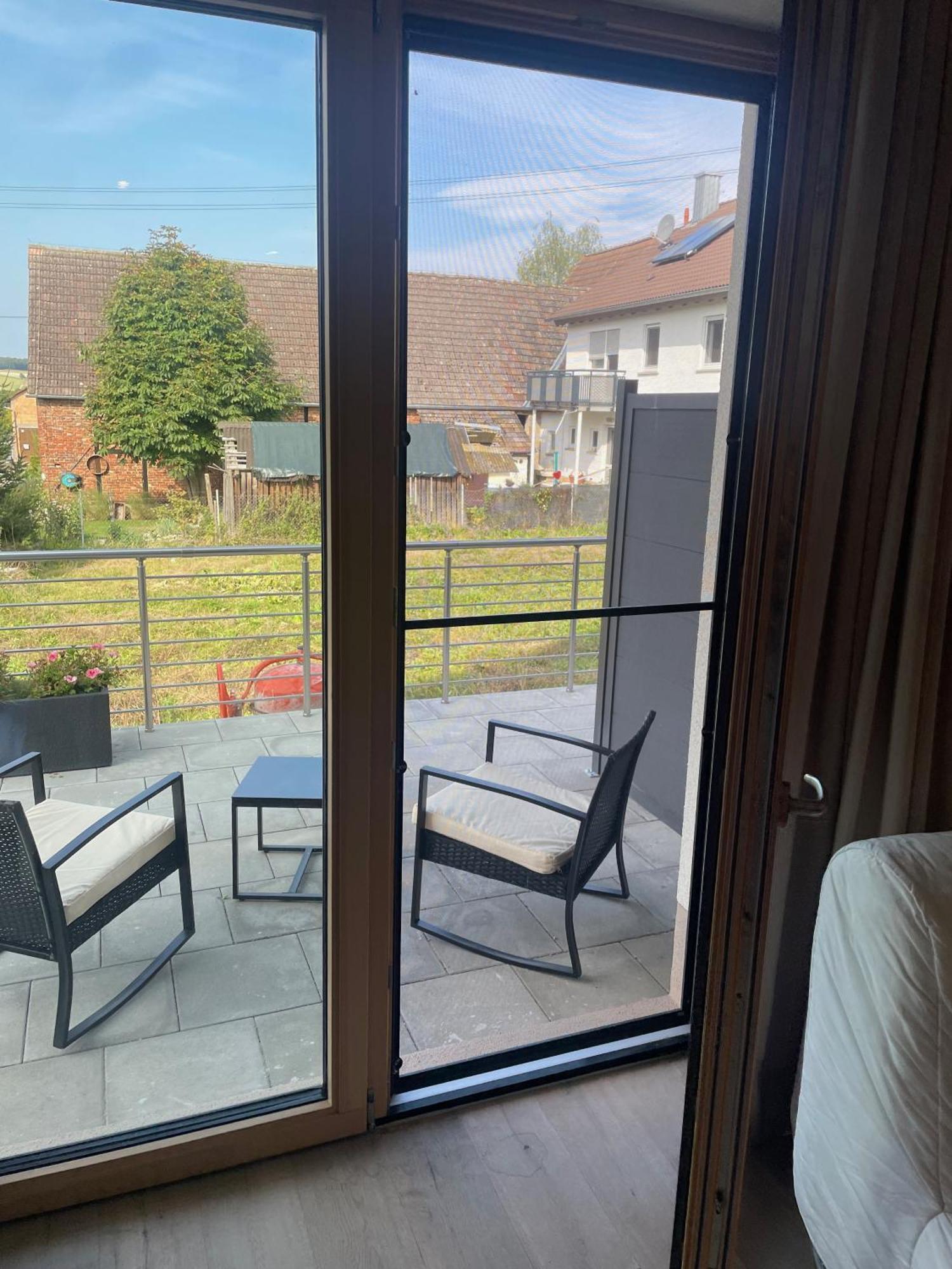 Modernes & Gepflegtes Hotelzimmer Mit Kueche! Bernstadt  Dış mekan fotoğraf